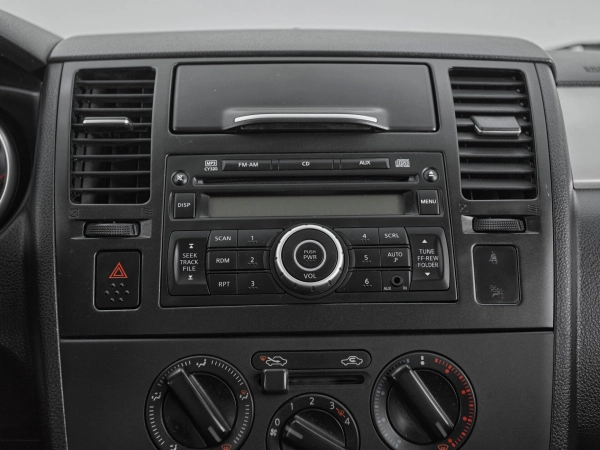 Nissan Tiida, I Рестайлинг фото №13
