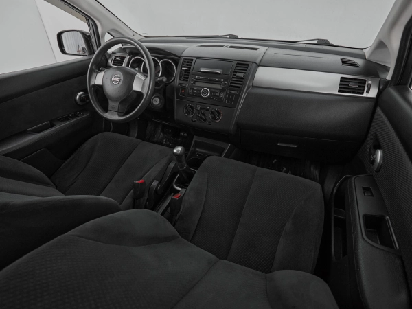 Nissan Tiida, I Рестайлинг фото №7