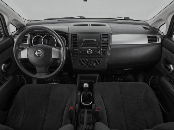 Nissan Tiida, I Рестайлинг фото №8