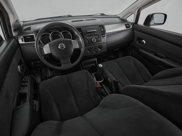 Nissan Tiida, I Рестайлинг фото №9