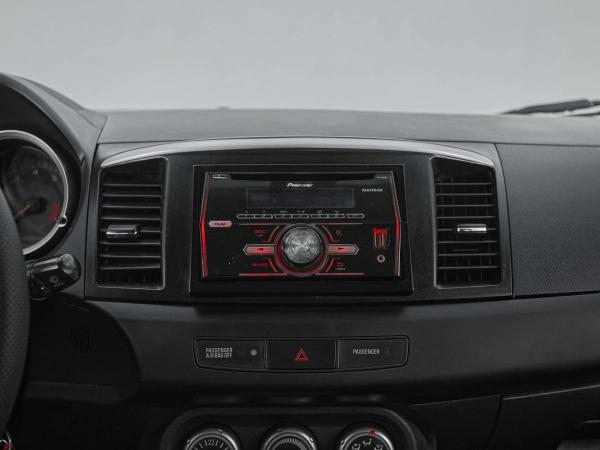 Mitsubishi Lancer, X фото №14