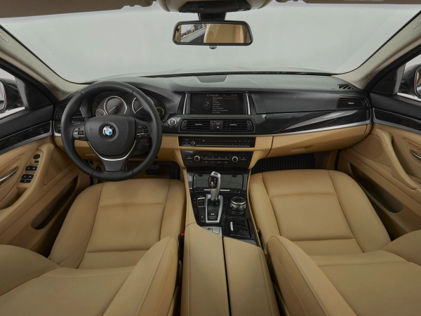 BMW 5 серии, VI (F10/F11/F07) Рестайлинг фото №10