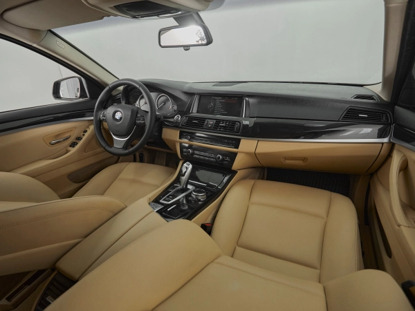 BMW 5 серии, VI (F10/F11/F07) Рестайлинг фото №11