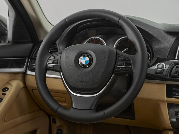 BMW 5 серии, VI (F10/F11/F07) Рестайлинг фото №12