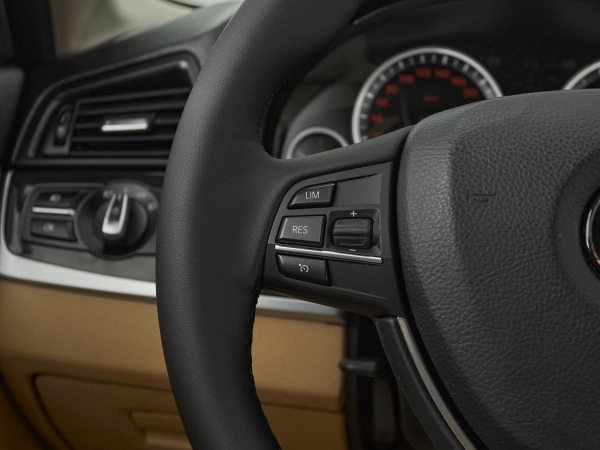 BMW 5 серии, VI (F10/F11/F07) Рестайлинг фото №13