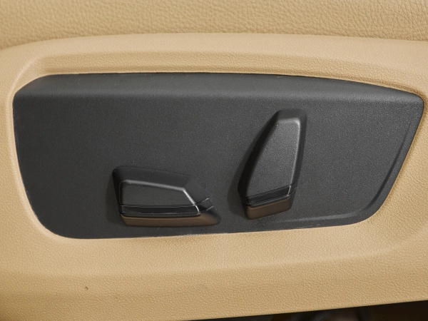BMW 5 серии, VI (F10/F11/F07) Рестайлинг фото №17