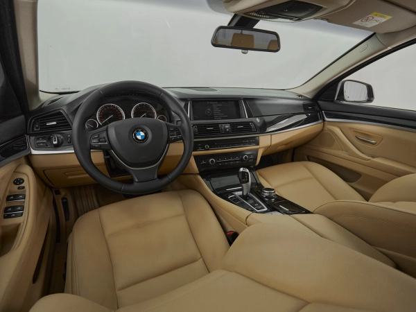 BMW 5 серии, VI (F10/F11/F07) Рестайлинг фото №9