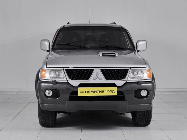 Mitsubishi Pajero Sport, I Рестайлинг фото №2
