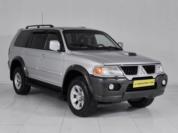 Mitsubishi Pajero Sport, I Рестайлинг фото №3