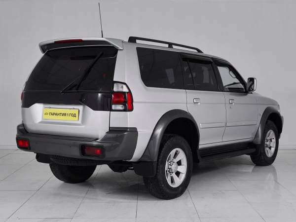 Mitsubishi Pajero Sport, I Рестайлинг фото №4