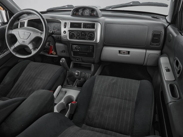 Mitsubishi Pajero Sport, I Рестайлинг фото №9