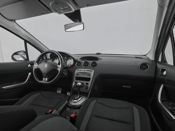 Peugeot 408, I фото №9