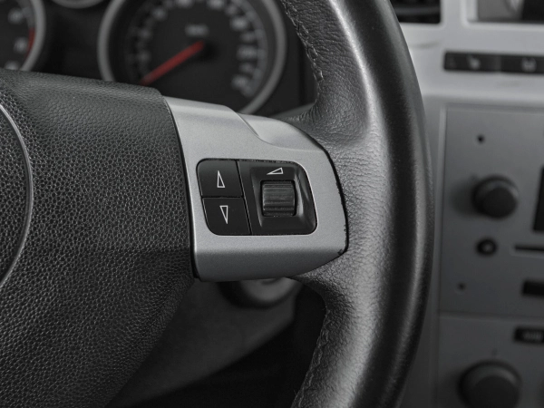 Opel Zafira, B Рестайлинг фото №12