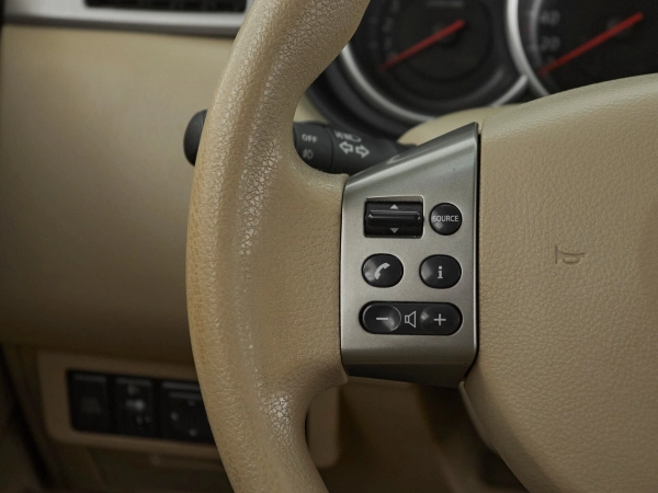 Nissan Tiida, I Рестайлинг фото №11
