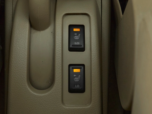 Nissan Tiida, I Рестайлинг фото №16