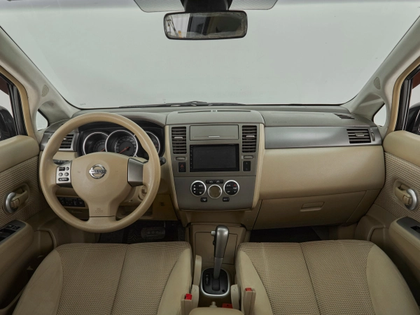 Nissan Tiida, I Рестайлинг фото №8