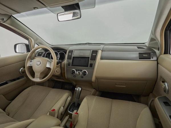 Nissan Tiida, I Рестайлинг фото №9
