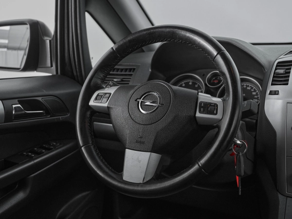 Opel Zafira, B Рестайлинг фото №10