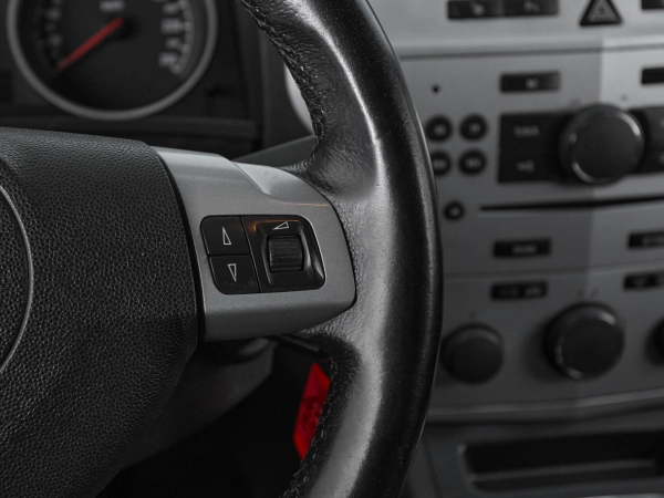 Opel Zafira, B Рестайлинг фото №12