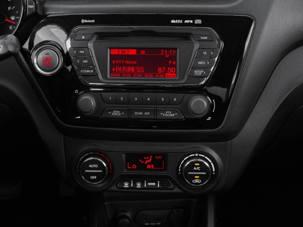 Kia Rio, III фото №17