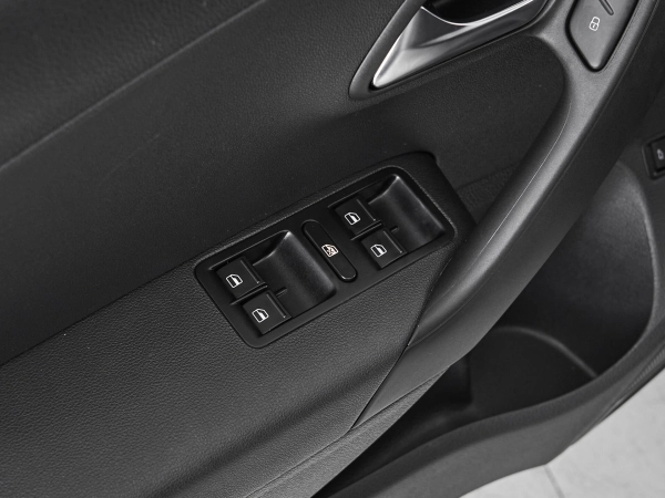 Volkswagen Polo, V Рестайлинг фото №12