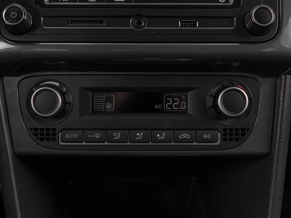 Volkswagen Polo, V Рестайлинг фото №15