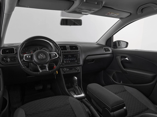 Volkswagen Polo, V Рестайлинг фото №7