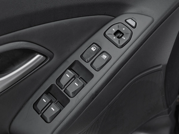 Hyundai ix35, I фото №13