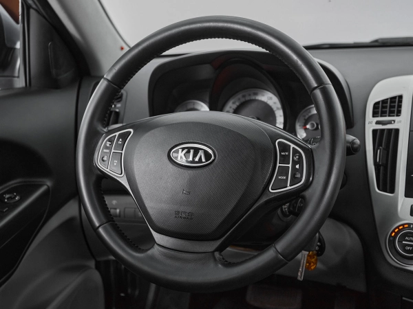 Kia Ceed, I фото №10