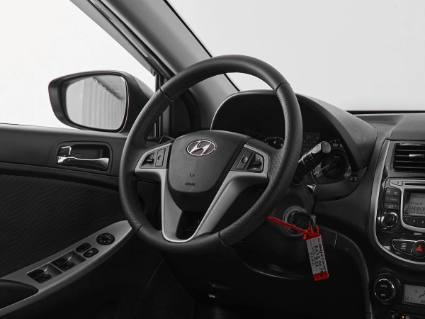 Hyundai Solaris, I фото №10