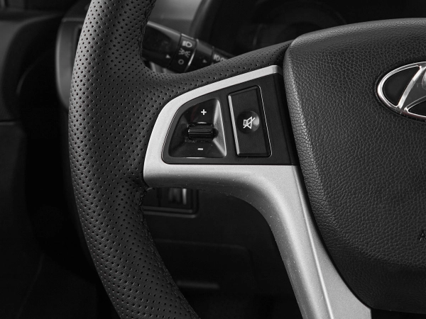 Hyundai Solaris, I фото №11