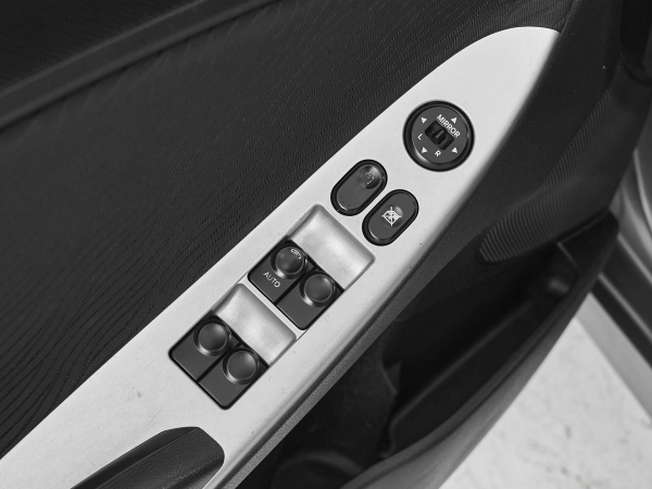 Hyundai Solaris, I фото №13