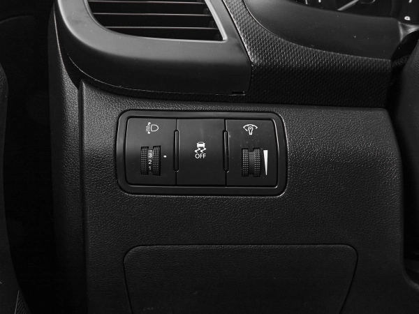 Hyundai Solaris, I фото №14