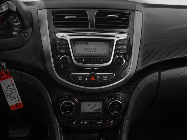 Hyundai Solaris, I фото №15