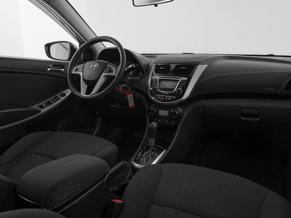 Hyundai Solaris, I фото №9