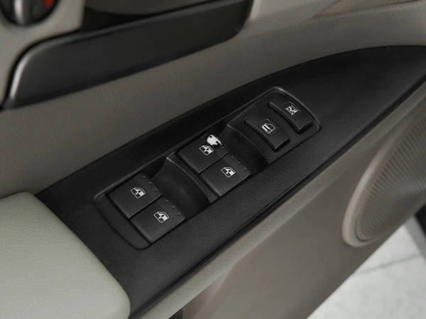 SsangYong Kyron, I Рестайлинг фото №11