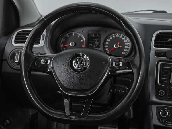 Volkswagen Polo, V Рестайлинг фото №10