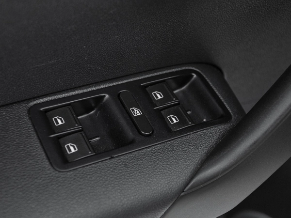 Volkswagen Polo, V Рестайлинг фото №12