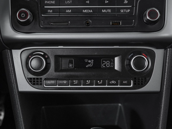 Volkswagen Polo, V Рестайлинг фото №15