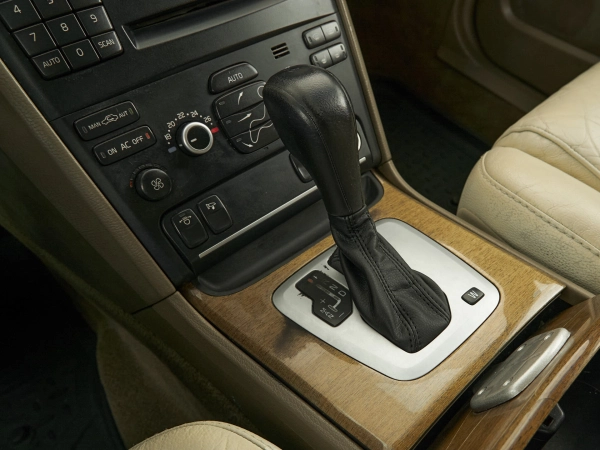 Volvo XC90, I Рестайлинг фото №16