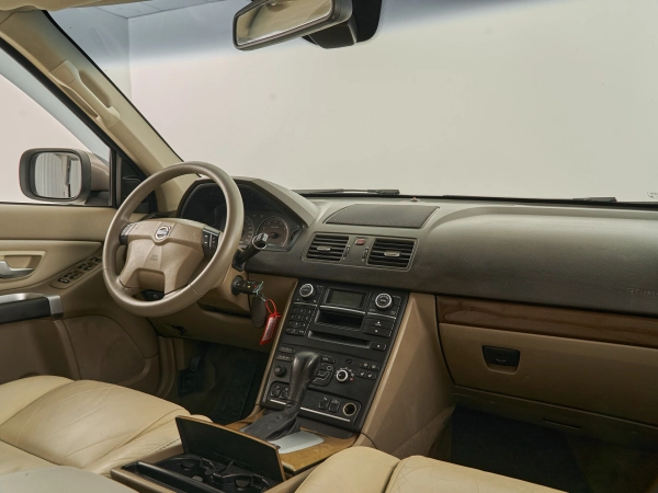 Volvo XC90, I Рестайлинг фото №9