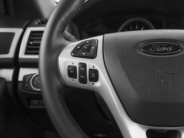 Ford Explorer, V фото №11