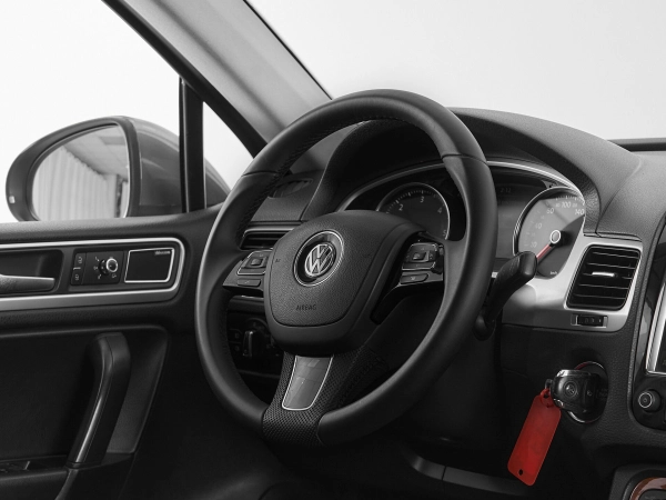 Volkswagen Touareg, II фото №10