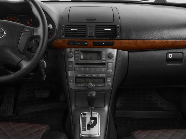 Toyota Avensis, II Рестайлинг фото №12