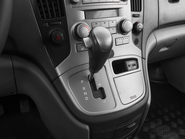 Hyundai Grand Starex, I фото №18