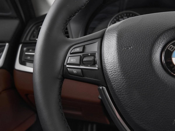 BMW 5 серии, VI (F10/F11/F07) Рестайлинг фото №11