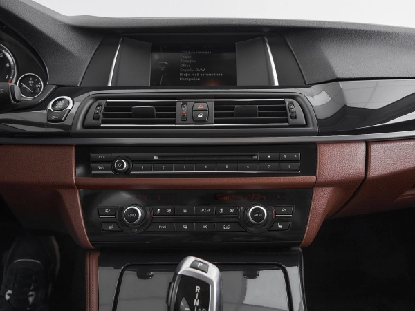 BMW 5 серии, VI (F10/F11/F07) Рестайлинг фото №16