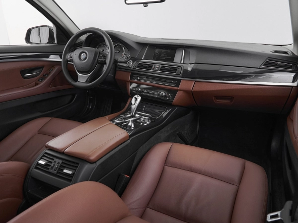BMW 5 серии, VI (F10/F11/F07) Рестайлинг фото №9