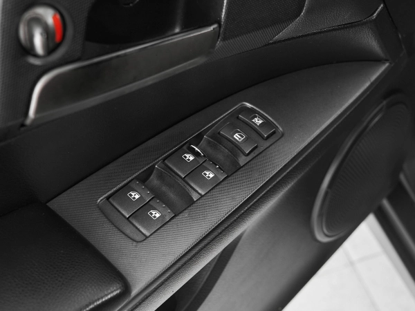 SsangYong Kyron, I Рестайлинг фото №12