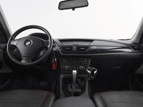 BMW X1, I (E84) фото №8
